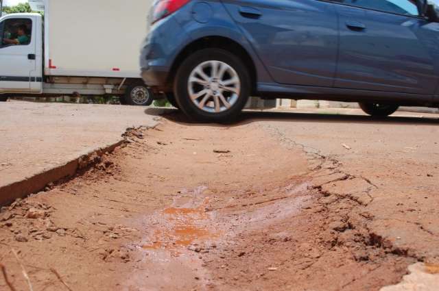 In&iacute;cio de opera&ccedil;&atilde;o tem contradi&ccedil;&otilde;es, m&aacute;quina parada e estouro de pneu