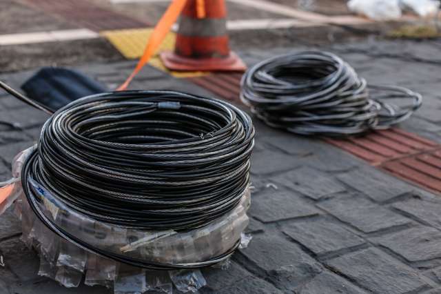 Furto de fios volta a &#039;assombrar&#039; e im&oacute;veis amanhecem no escuro