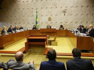 Decisão no plenário do Supremo foi, por maioria, pela aceitação do pedido para julgar habeas corpus. (Foto: Antônio Cruz/Agência Brasil)