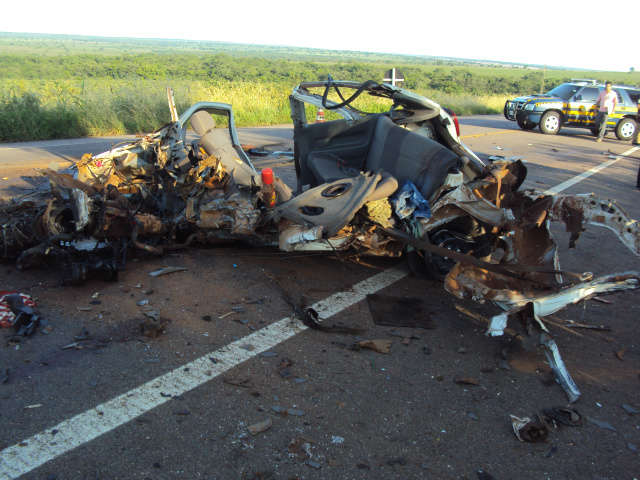 Identificado jovem que morreu em acidente entre &ocirc;nibus e carro na BR-163