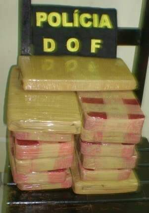  Ao menos 15 kg de maconha s&atilde;o apreendidos em &ocirc;nibus de Coronel Sapucaia