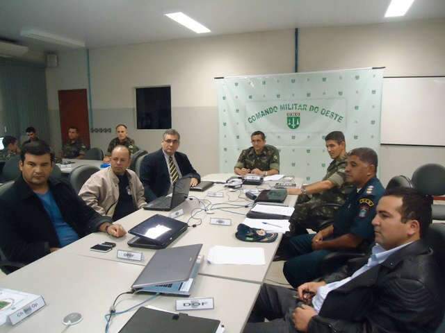  Opera&ccedil;&atilde;o Fronteira Unida II prende 15 e recolhe 27 armas de uso exclusivo