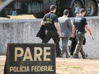 Movimentação na sede da Polícia Federal em Campo Grande, no dia 11 de maio, quando foi deflagrada a 4ª fase da Lama Asfáltica (Foto: Marcos Ermínio)