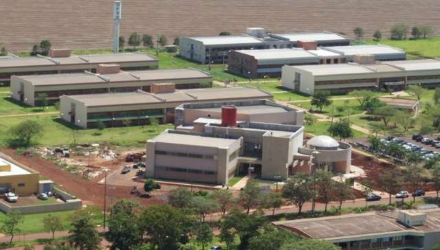 Defesa Civil descarta tremor natural e UFGD investiga rachadura em forro