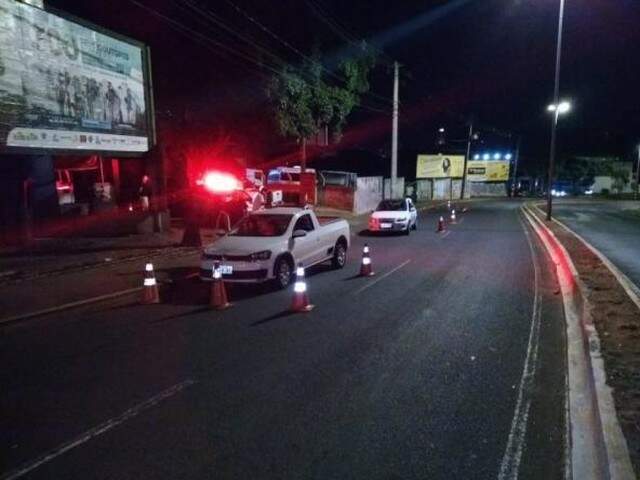 Blitz Da Lei Seca Aborda Ve Culos E Flagra Condutores