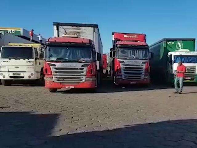 Popula&ccedil;&atilde;o apoiou e greve continua contra a alta de todos os combust&iacute;veis