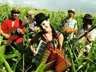 Pascuala Ilabaca e Fauna traz a música chilena incorporando jazz, pop e rock. (Foto: Divulgação)