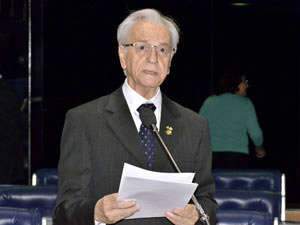  Ex-presidente Itamar Franco morre em S&atilde;o Paulo aos 81 anos