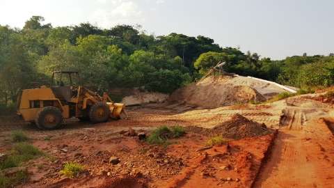 Polícia fecha mineradora de areia e multa fazendeiros por crime ambiental