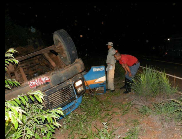  Motorista morre em capotagem de caminh&atilde;o na BR-158 em Tr&ecirc;s Lagoas 