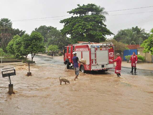  Fam&iacute;lias de casas interditadas em Corumb&aacute; devem ser removidas emergencialmente