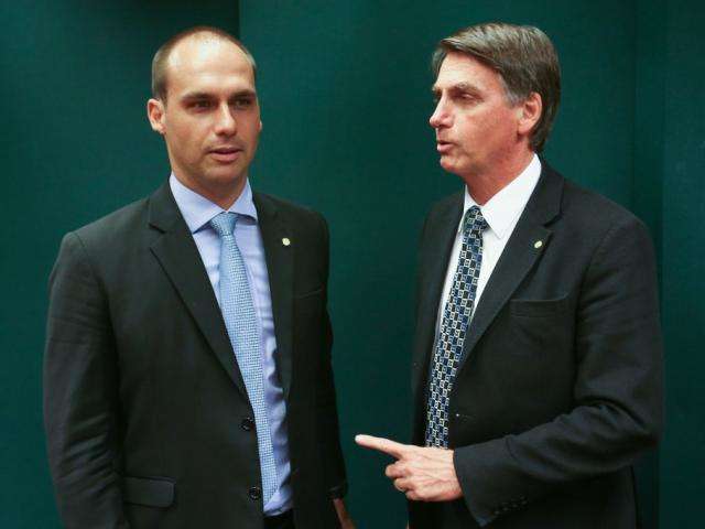 Ap&oacute;s pai visitar MS, deputado Eduardo Bolsonaro participa de debate na Capital