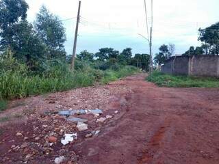 Ruas do Rita Vieira danificadas pelas chuvas. (Foto: Direto das Ruas)