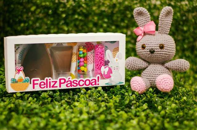 Corretora vira doceira e cria kits personalizados para presentear na P&aacute;scoa 