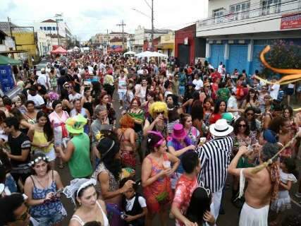 Pelo menos 10 foram atendidos por coma alcóolico em 1 noite de Carnaval