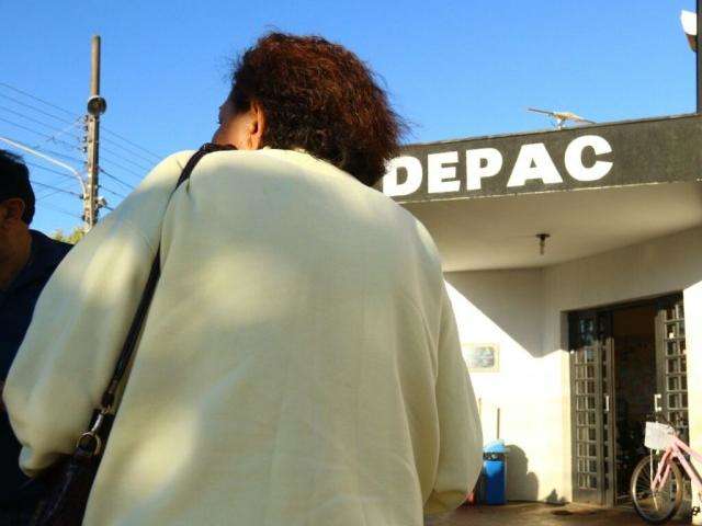 Filho some com carro e m&atilde;e acredita que foi &#039;penhorado&#039; em boca de fumo