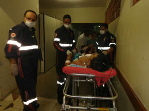  Adolescente &eacute; esfaqueado ap&oacute;s discuss&atilde;o por causa de pen drive