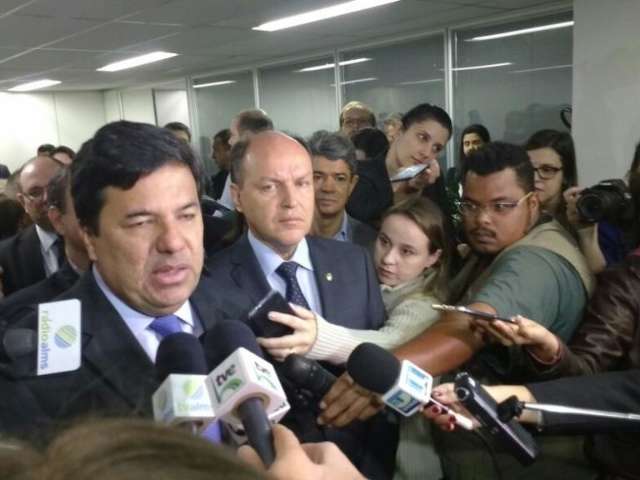 Em Campo Grande, ministro diz que n&atilde;o falta recurso para universidades p&uacute;blicas