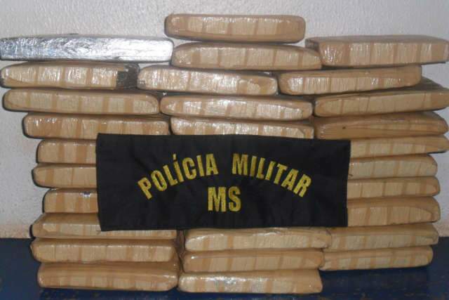  Pol&iacute;cia apreende 21 quilos de maconha em Mundo Novo
