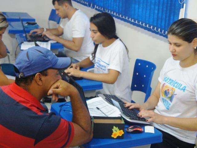Semed recebe at&eacute; dia 31 pais que perderam o primeiro prazo de matr&iacute;culas