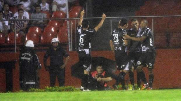 Ponte derruba o S&atilde;o Paulo fora de casa e garante vantagem na volta
