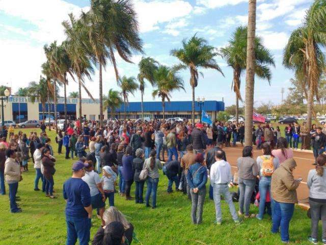 Sindicato de professores tenta esvaziar escolas em protesto por reajuste