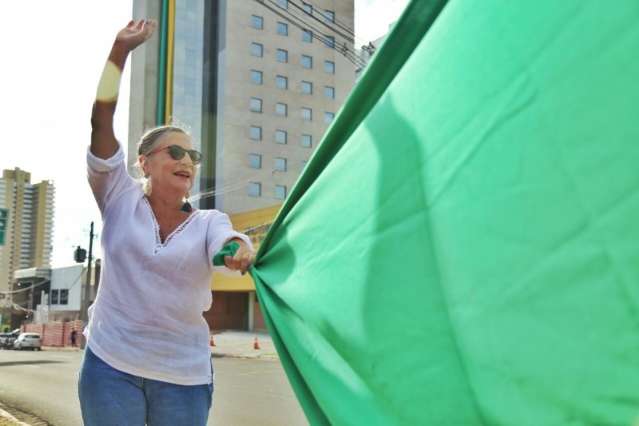 Manifestante vira &#039;profiss&atilde;o&#039; no 2&ordm; dia de acampamento em avenida