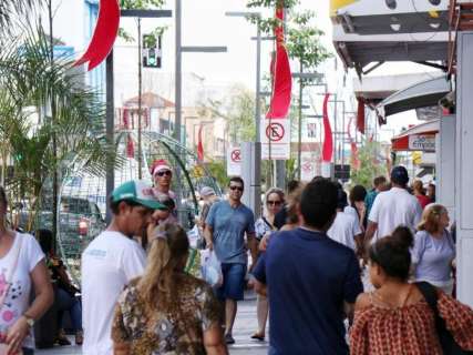 Confira o que abre e fecha durante v&eacute;speras e feriado de Ano Novo