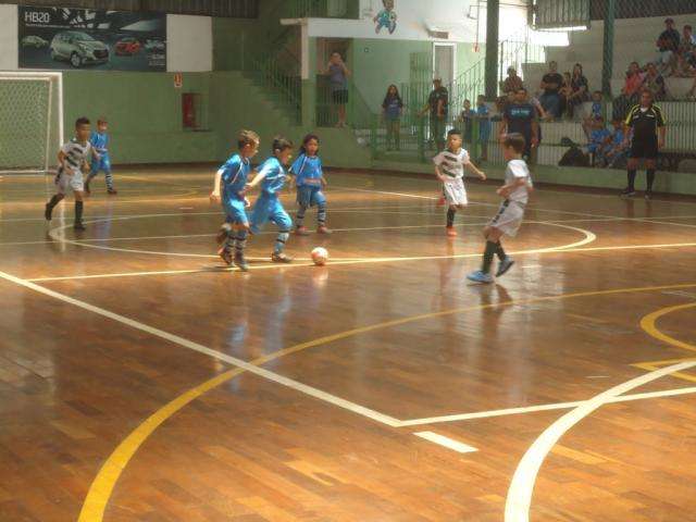 Rodada da Copa Pelezinho de Futsal tem 6 partidas na manh&atilde; de s&aacute;bado