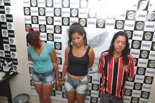 Ana Carolina, Aline e Ermínio foram presos em flagrante. (Foto: Marcelo Calazans)