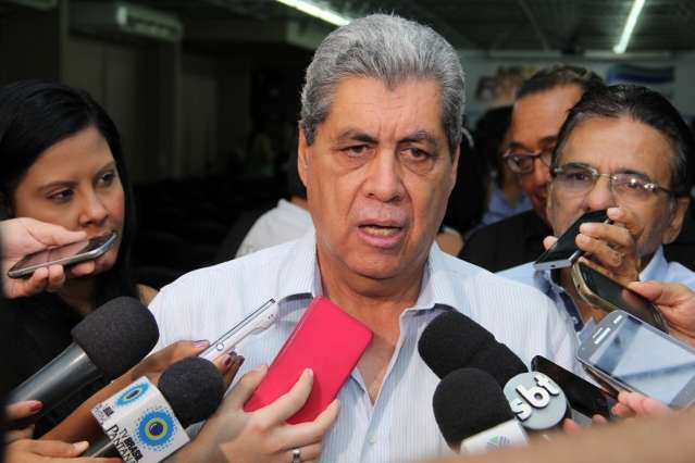 Governador garante parte da UEMS na capital em 2014 e deixa verba para conclus&atilde;o