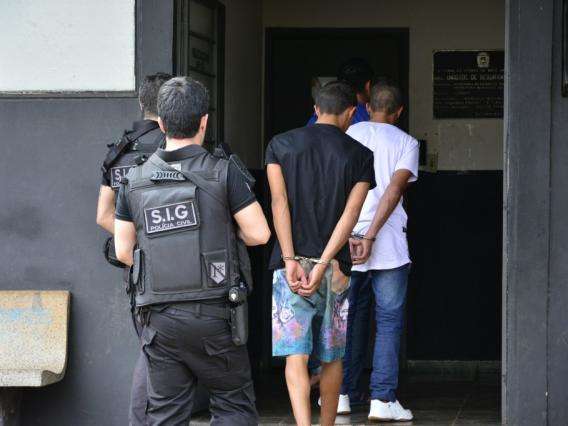 Supostos integrantes de fac&ccedil;&atilde;o criminosa s&atilde;o presos acusados de homic&iacute;dio 