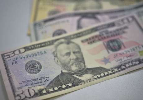 Dólar cai 2,5%, cotado a R$ 3,80 depois da intervenção do Banco Central