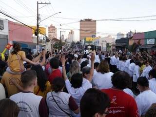 Multidão tomou conta da Rua 13 de Maio (Foto: Kísie Ainoã)