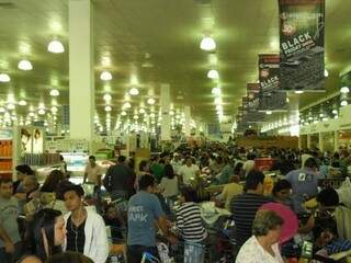 Loja lotada durante Black Friday Fronteira de edição passada (Foto: Arquivo)