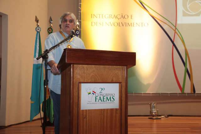  Delc&iacute;dio defende cria&ccedil;&atilde;o de fundo para com&eacute;munic&iacute;pios da fronteira
