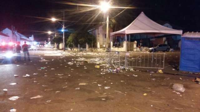 Pol&iacute;cia usa bomba de g&aacute;s para dispersar bagun&ccedil;a p&oacute;s Carnaval 