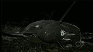 Aeronave chegou a explodir após a queda. (Imagens da reportagem da TV Globo)