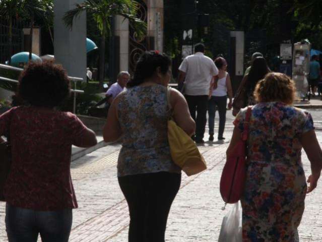 &quot;Trabalhador invis&iacute;vel&quot; &eacute; negro, mulher e tem baixa escolaridade