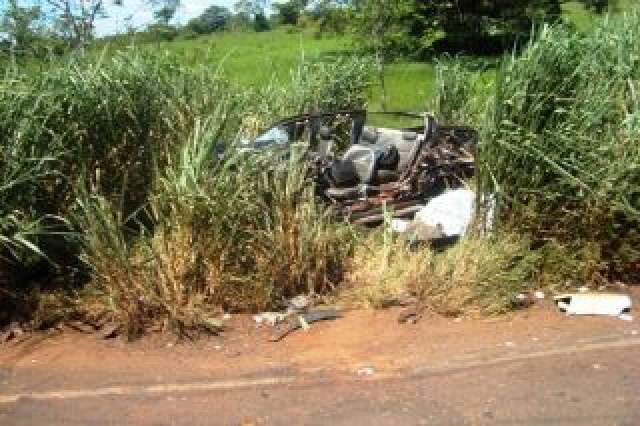  Pecuarista morre em acidente entre caminhonete e carreta na MS-276