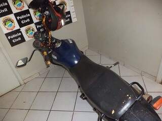 Motocicleta foi furtada e vendida por R$ 800,00 (Foto: Divulgação/PC)
