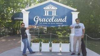 Graceland:  O Rei do Rock, Elvis Presley, morou nessa mansão de 1957 até sua morte, em 1977. 