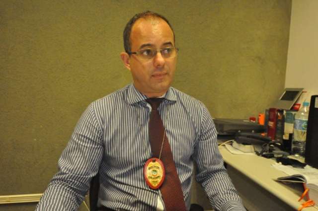 Sem fian&ccedil;a, condutor que arrastou bombeiro vai responder por 4 crimes