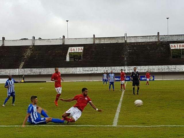 Com equipe reformulada, Comercial vence por 2 a 0 em jogo no Moren&atilde;o