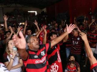 Torcedores lamentam derrota, mas aplaudem partida do Flamengo