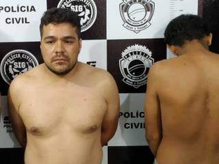 Willian Figueiredo de Abreu e o adolescente (de costas), acusados de furto de motos em Dourados (Foto: Divulgação)
