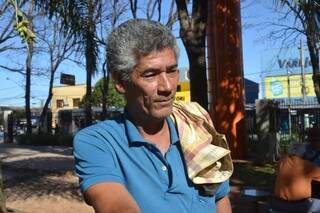Antônio fumou durante 40 anos e hoje conta que se sente bem melhor sem o cigarro. (Foto: Simão Nogueira)