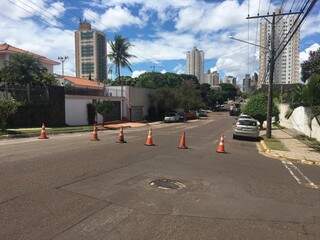 Trecho entre São Jorge e Rua Ceará está interditado (Foto: Guilherme Henri)