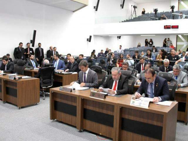 Regras eleitorais precisam dar mais igualdade na disputa, dizem deputados