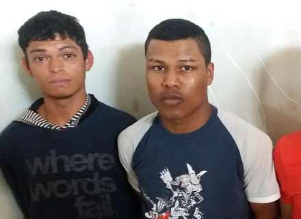 Três são presos na BR-463 levando carro de padre para o Paraguai